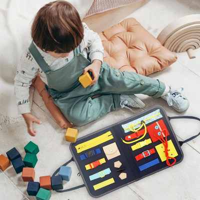 Felt Busy Board Montessori Toys for Toddler, Montessori Educational Busy playboard with latches