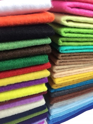 Color Non Woven Polyester Felt Fabric Roll 10 - 200gsm