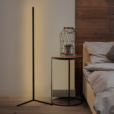 Drop Shipping Modern Nordic Luxury Tripod Corner Metal Floor Lamp For Bedroom Living Room Hotel