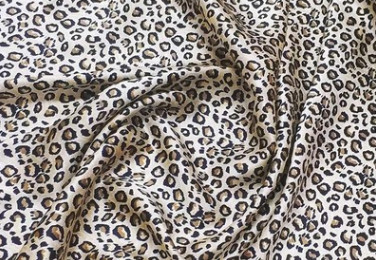 Eco Friendly Pure Lightweight Silk Fabric  For Clothing Or Pillowcase