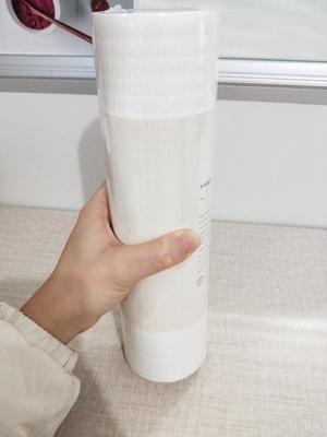 Low Price Oil Cleaning Tissue 3/4 Layer Water Absorbing Kitchen Tissue Paper Towel Roll