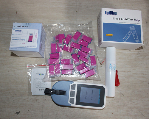 High Accuracy Handheld Blood Analysis Lipid Panel 4 in1 strip TC+HCL+TG+LDL Lipid Panel Analyzer