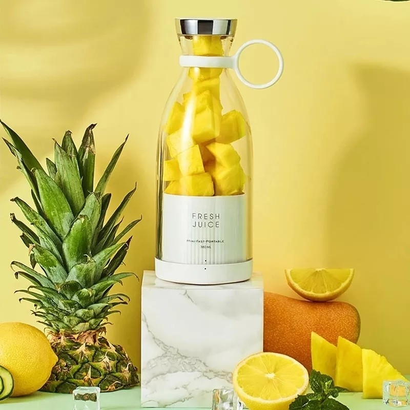 380ml Magnetic Wireless Portable Mini Fruit Juicer New Design Food Grade Material Rechargeable Electric Juicers